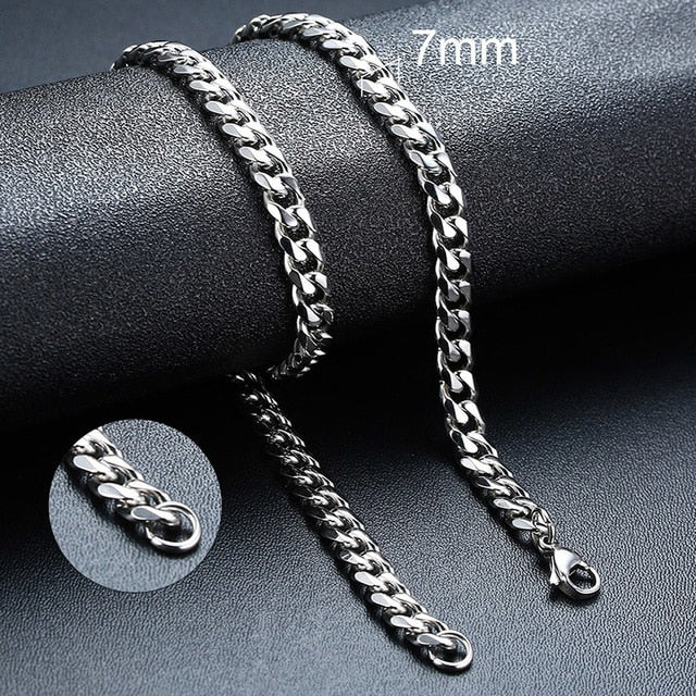 Twisted Rope Figaro Necklace in stainless steel, featuring a Cuban chain design and 7mm width.